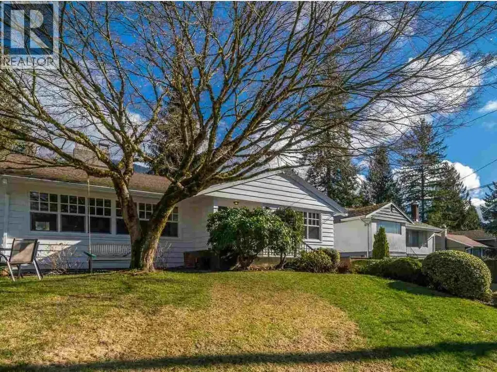 1090 Ruthina Avenue, North Vancouver